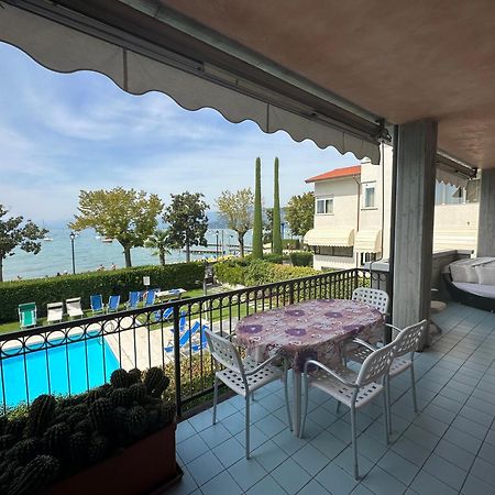 Apartments Rainer - Front Lake バルドリーノ エクステリア 写真