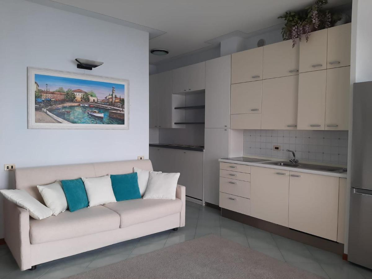 Apartments Rainer - Front Lake バルドリーノ エクステリア 写真